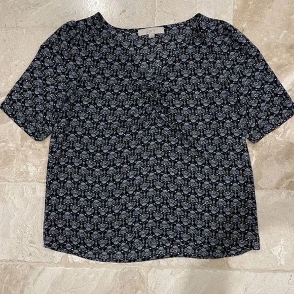 *SET* of Blouses (Michael Kors / Loft / Vince Camuto) (Size M) - Picture 6 of 15